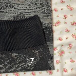 **GYMSHARK- shorts (s)**